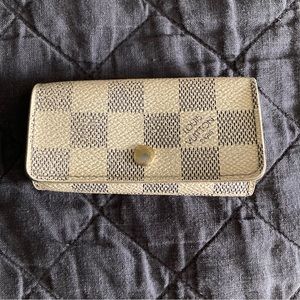 ⚜️Sold ⚜️Louis Vuitton Keyholder
